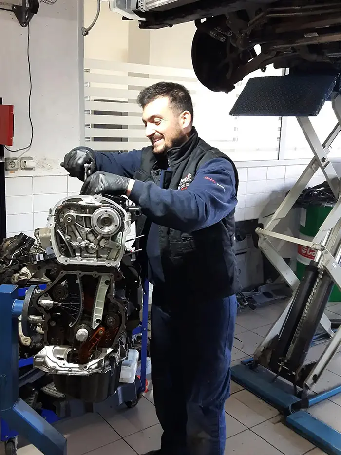 Συνεργείο Αυτοκινήτων VW Group Engine Repair